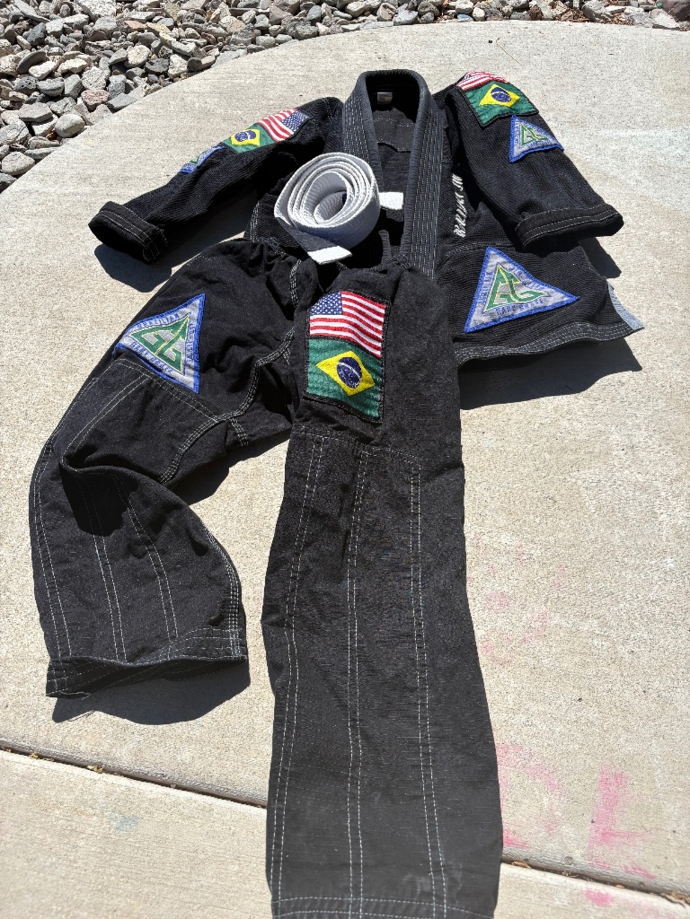 Black Brazilian Jiu Jitsu Gi - Youth M